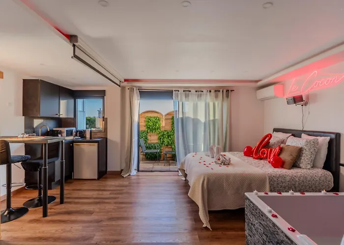 LE COCON- Jacuzzi&Sauna privés By SweetDreams