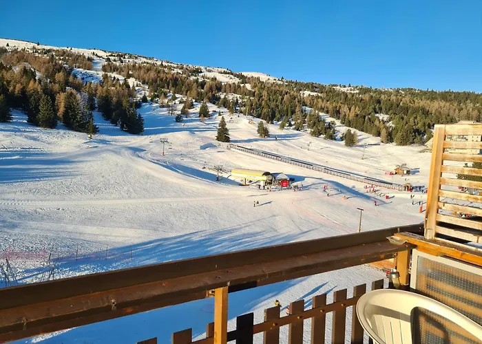 L' Éclat des Sommets en face et aux pieds des pistes