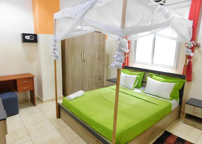 VillaLouisPROMO!!PourLesMoisDeJANVIERetFéVRIER DanslesPlacesEncoreLibres LeT2à20eurosLeT3à30eurosAppar-toutConfort avec1 Ch 2 Ch CUISINE Equipée CentreVilleDe Diego-SuarezMADAGASCAR
