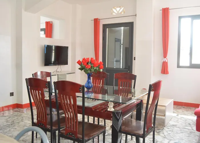 VillaLouisPROMO!!PourLesMoisDeJANVIERetFéVRIER DanslesPlacesEncoreLibres LeT2à20eurosLeT3à30eurosAppar-toutConfort avec1 Ch 2 Ch CUISINE Equipée CentreVilleDe Diego-SuarezMADAGASCAR
