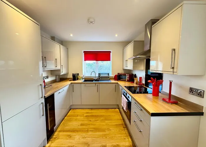 Gwel Y Tywyn - 2 Bed Apt-On The Beach-Trearddur