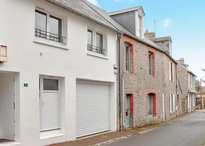 1 Bedroom Nice Apartment In Carolles