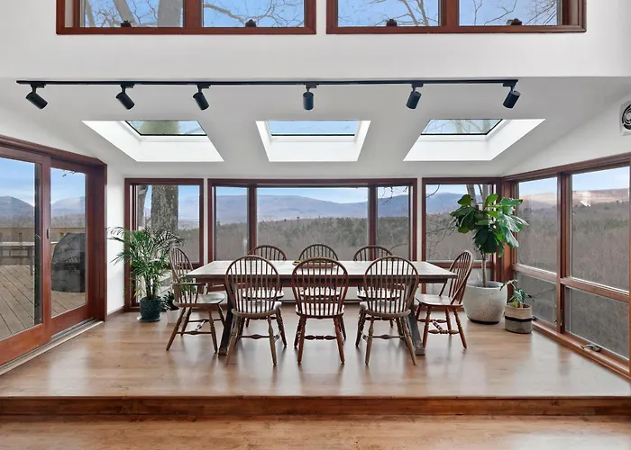 5 Star Gorgeous Cliffside Chalet With Panoramic Views