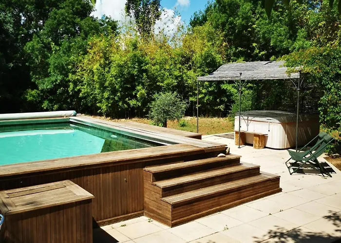 Studio de charme en Provence, piscine et jacuzzi partagés