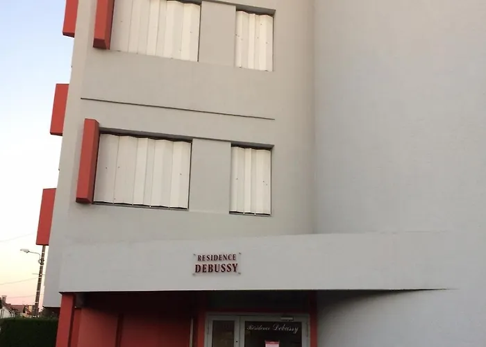 Le Zen -studio tout équipé- WIFI Fibre- centre ville avec parking