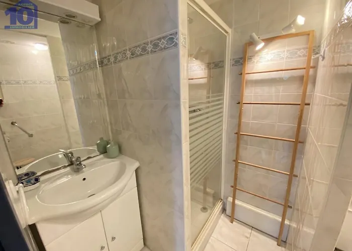 Pavillon 6 pers clim, piscine, parking privé, proche plage - FR-1-781-80
