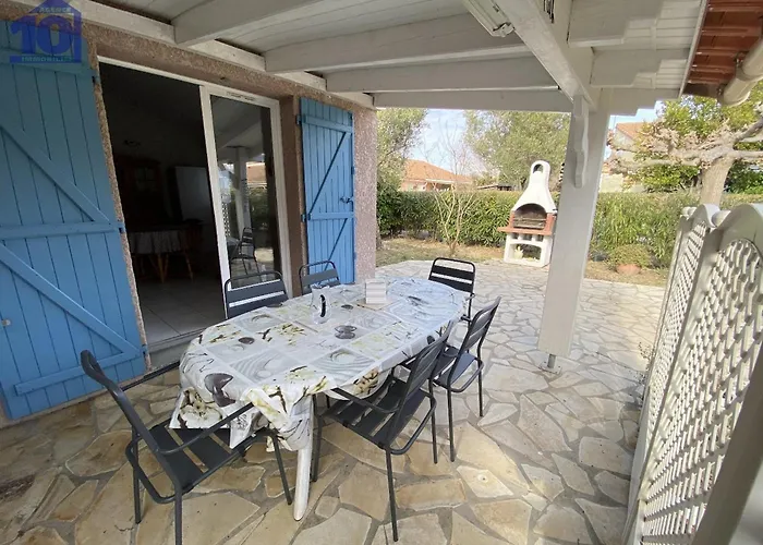 Pavillon 6 pers clim, piscine, parking privé, proche plage - FR-1-781-80
