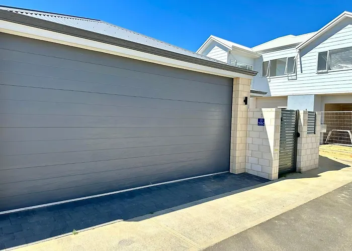 Arlia - Busselton