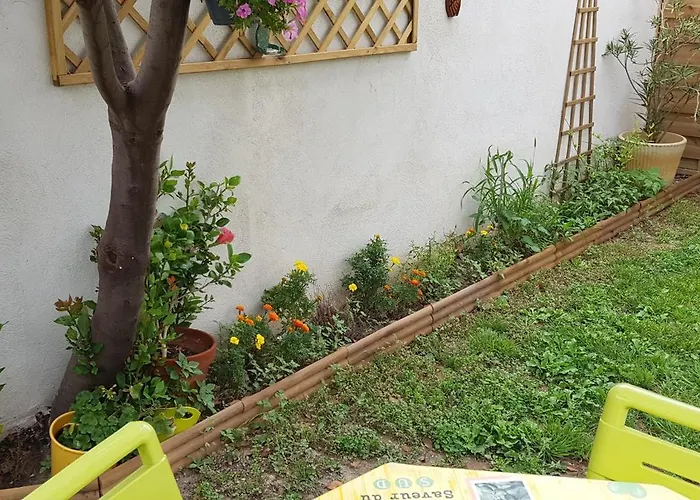 Superbe T2 avec jardin, piscine-enfant et parking