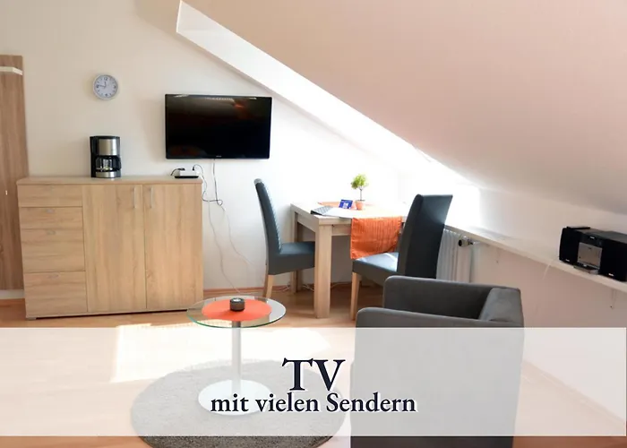 Großzügige Ferienwohnung mit zwei Sonnenbalkonen in bester Bodenseelage l 1 Minute zum Bodensee l 2 Zimmer l Vollausgestattete Küche l Free-WLAN l Willkommen im Apartment Markelfingen