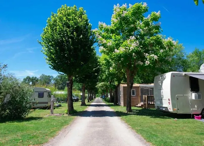 ZEcamping 4 étoiles familial avec pataugeoire et jacuzzi