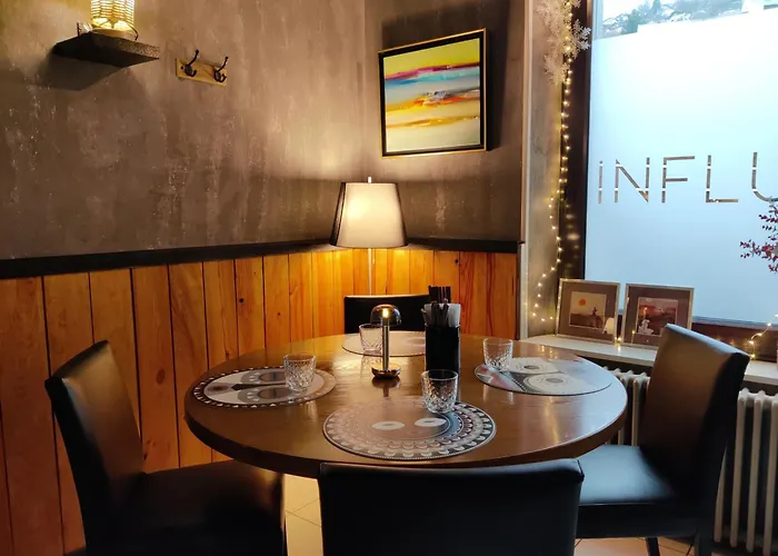 Hôtel central: Influences