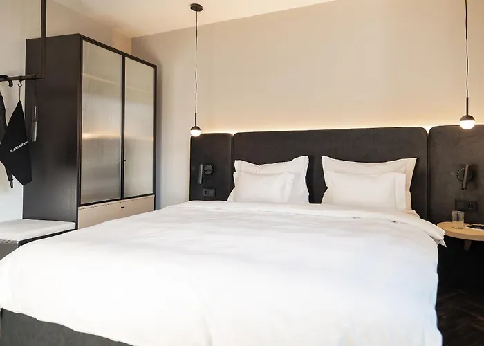 Schwarzer Adler - Concept Living