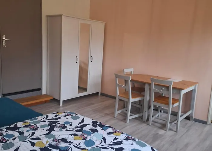 gîte l'œuf ou la poule, parking privé, sur domaine viticole