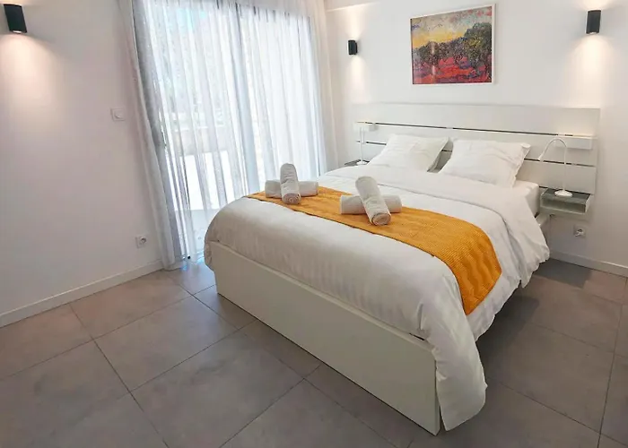 Maison Neuve en Provence