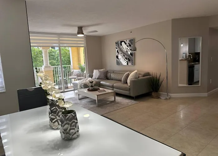 Urban Luxe Aventura 22 Retreat
