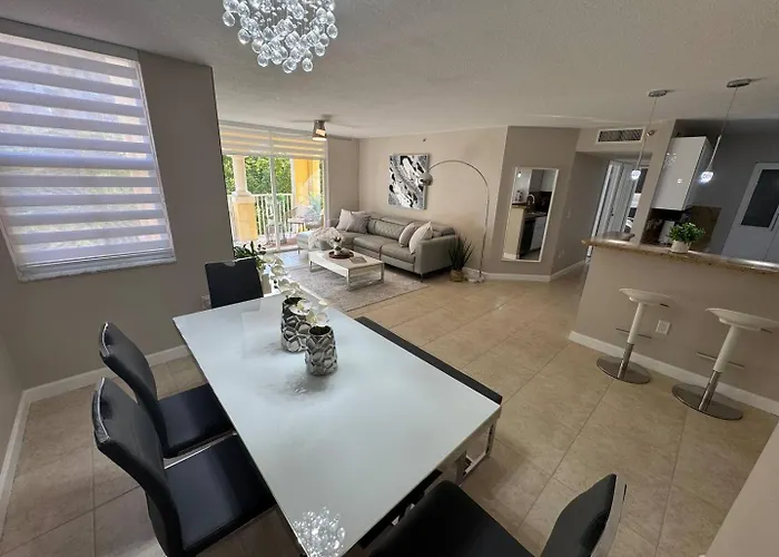Urban Luxe Aventura 22 Retreat