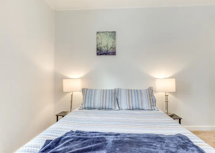 1 Mi To Dtwn: Pet-Friendly Corning Retreat