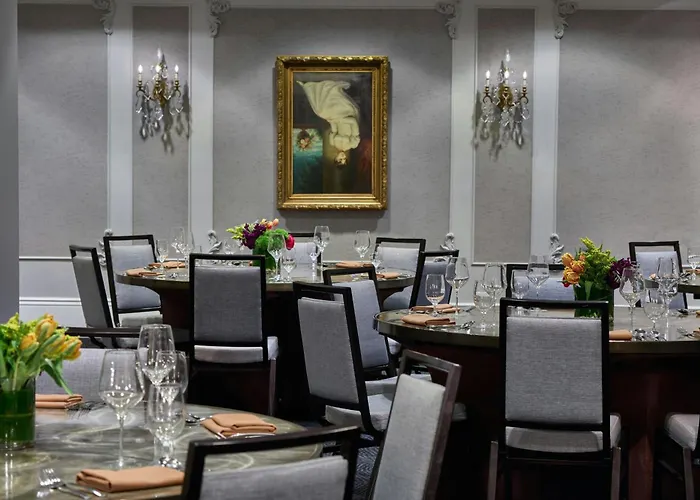 Le Pavillon, New Orleans, A Tribute Portfolio