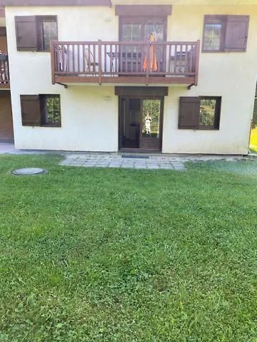 Appt 5 pers au pied des pistes FLUMET, PISCINE terrasse, parking