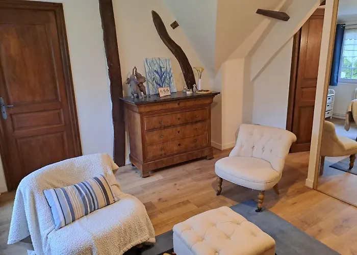 BERNAY Chambre avec Salon, salle d'eau privative et entrée indépendante