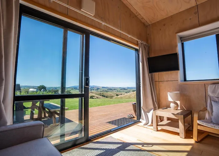 Country Studio With A View - Near Raglan