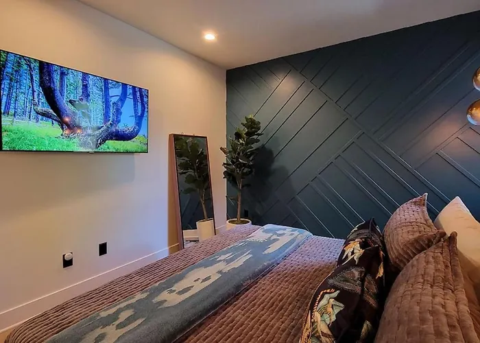Luxurious Station House Suite A