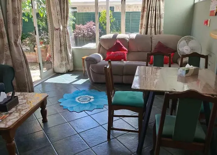 Susan'S Holiday House