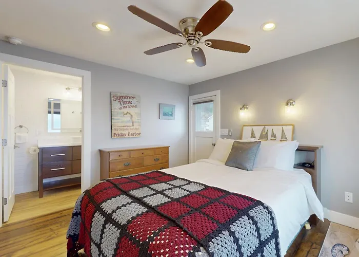 Tyee Shoreline Retreat A