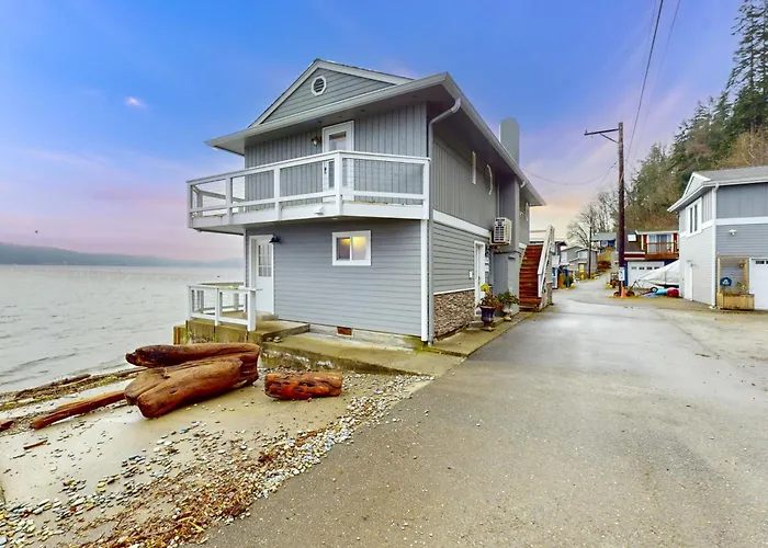 Tyee Shoreline Retreat A