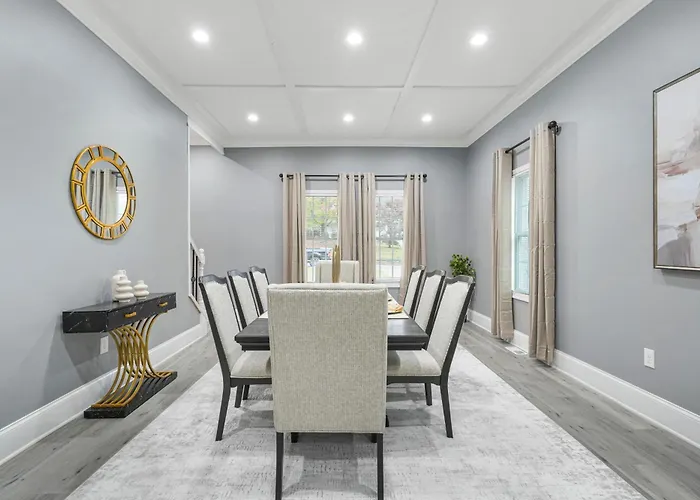 Atlanta Gem Near Mercedez Benz Stadium & Stone Mtn Prk