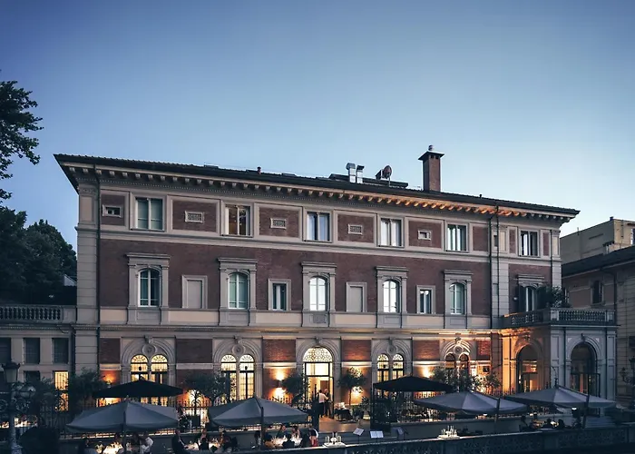 In Luxury hotels I Portici Bologna