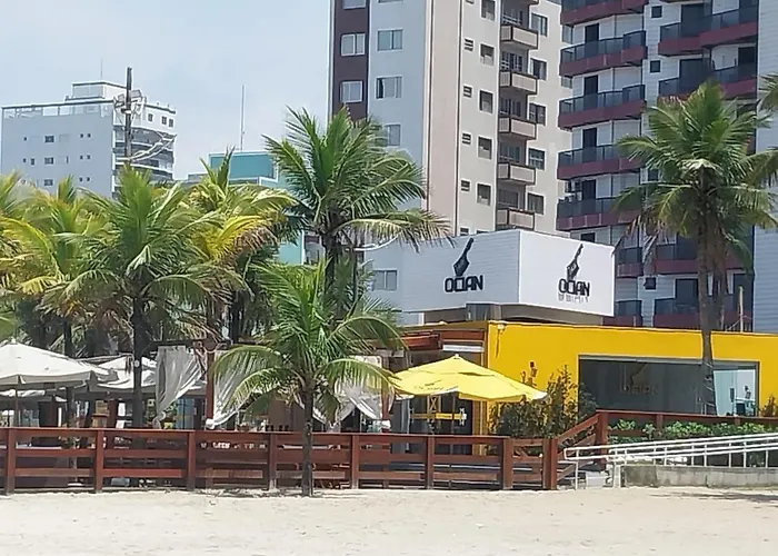 Lindo apto com vista mar, 200 mts da praia