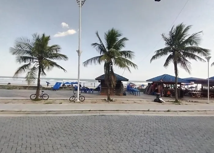 Apartamento pé na Areia com Garagem no Centro