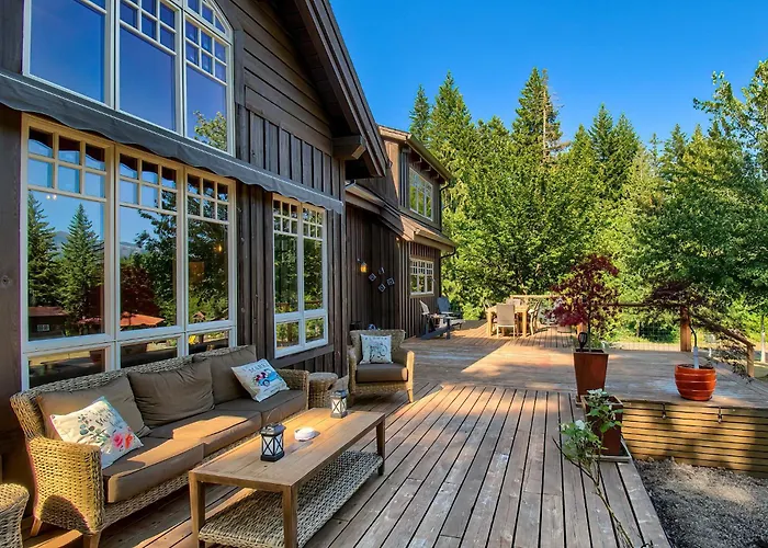 M-Hill Lodge Stevenson 98