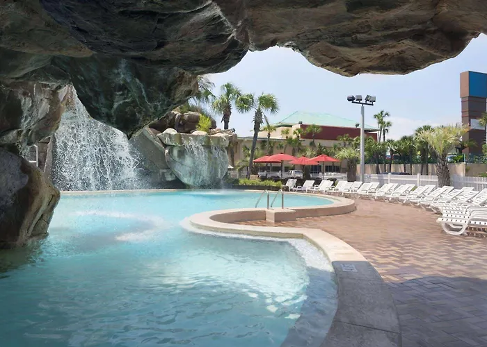 Days Inn By Wyndham Panama City Beach Beachfront Resort