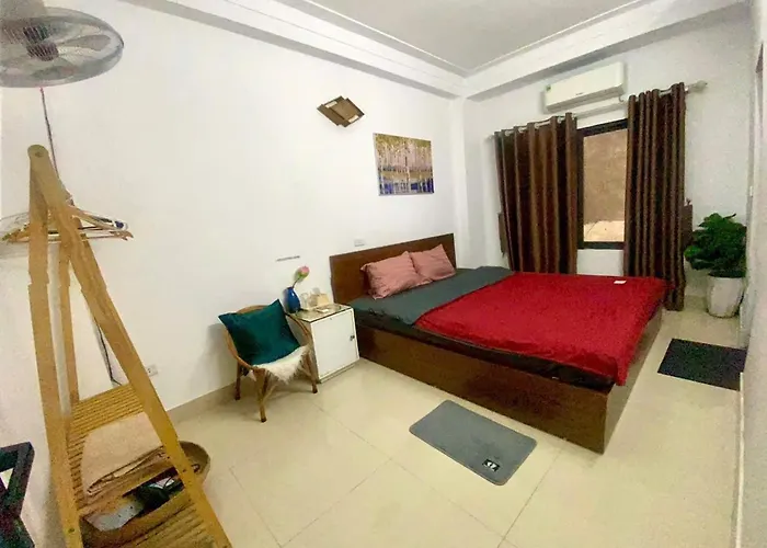 Centre Alley House & Travel