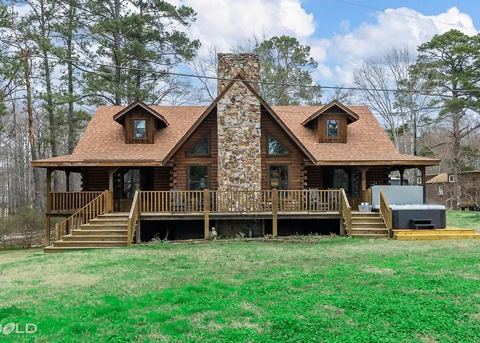 Emerald Isle Log Cabin Hot Tublakefront