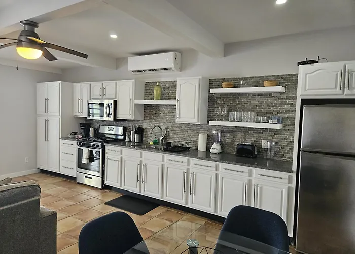 216A Lower Level, Deluxe 1 Bedroom