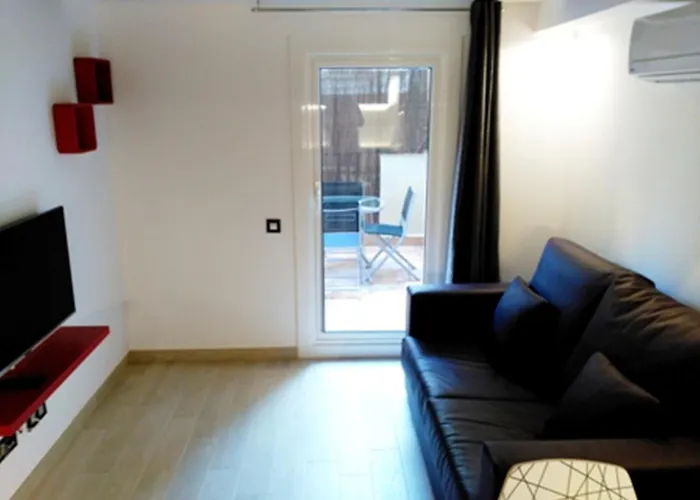 City Center Two Bedrooms Apartment, In A 1870'S Full Renewed Building