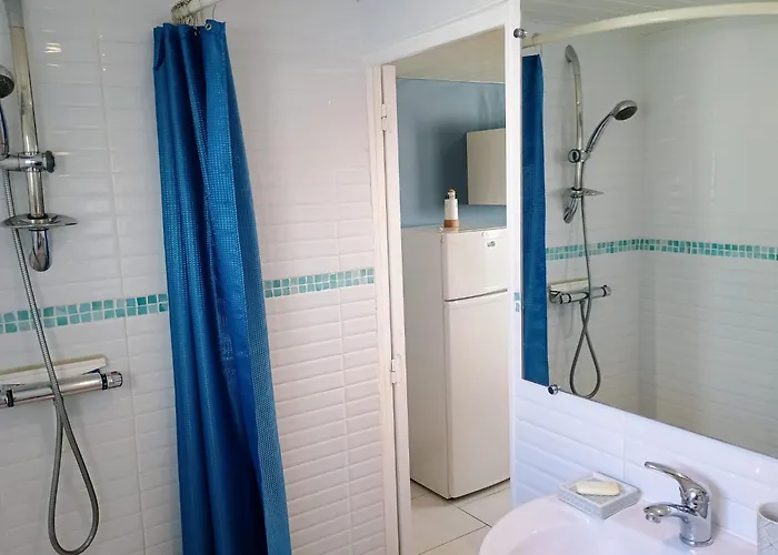 Logement privé à 50m des plages