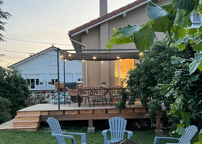 Jolie maison cosy, grand jardin, en bordure de la Via Fluvia