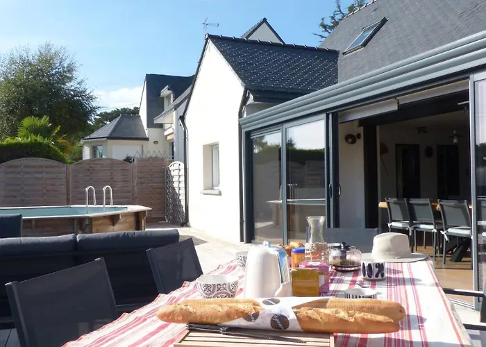 Confortable maison avec piscine a Larmor Baden