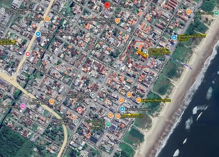 Apartamento perto do mar com garagem coberta em Praia de Leste