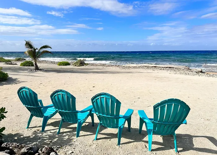 Featherstone Upstairs Apartment, Cayman Brac