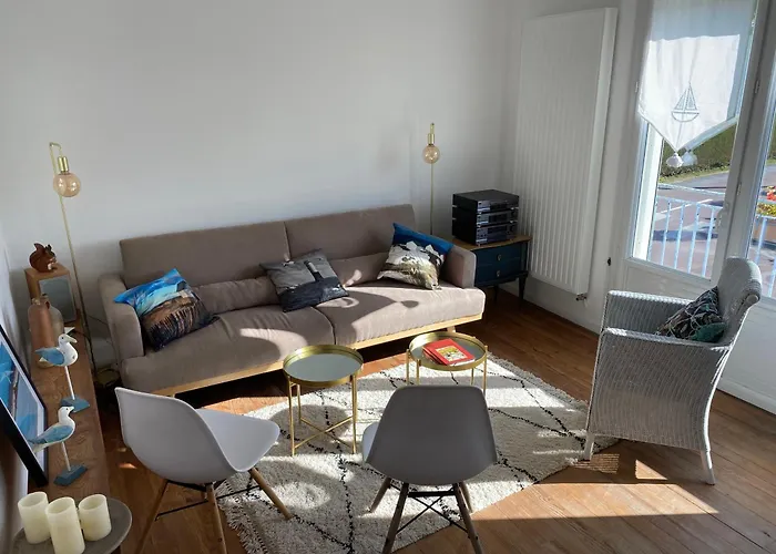 La maison bleue vacance et jardin, la mer à 550 m