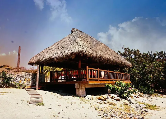 Siete Piedras Beachfront Village