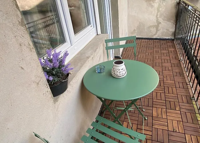 Place du bonheur bel appartement f2