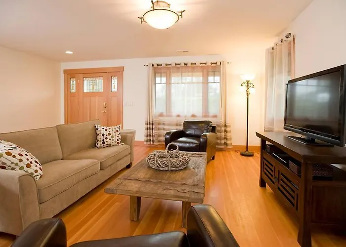 Woodinville'S Hollywood Hill Guest House
