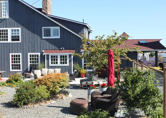 Dungeness Barn House Bed And Breakfast At Two Crows Farm